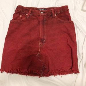 Levi’s renewal red denim skirt ! From nastygal